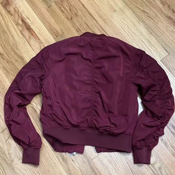 Divided H &M maroon jacket light puff zipper 2 pockets - Picture 7 of 10